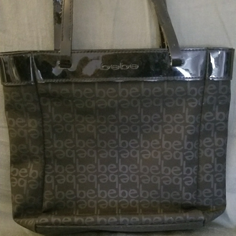 Small Bebe 8" × 12"